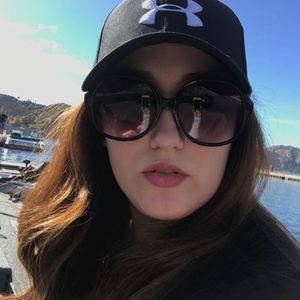 Meet your Posher, Karina